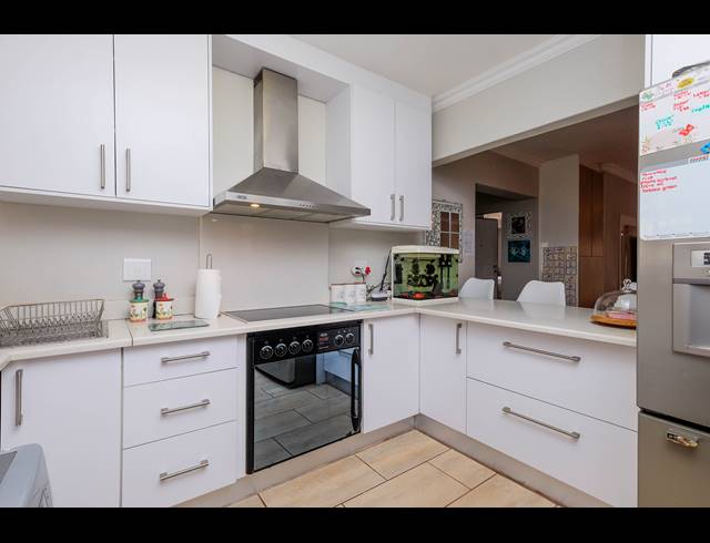 2 BEDROOM APARTMENT FOR SALE IN ATHOLL